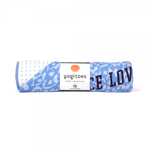 Manduka yogitoes® Skidless Yoga Mat Towel - Blue Sky Leopard